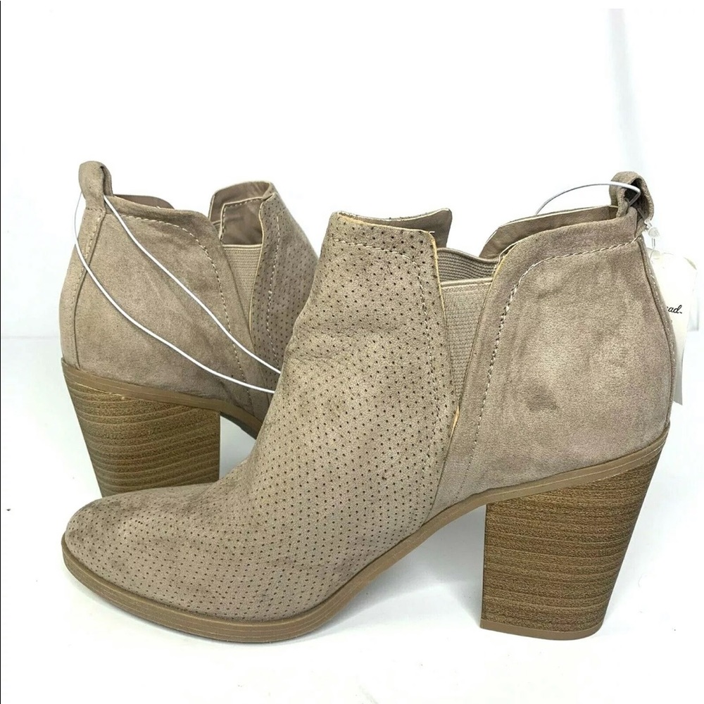 Avalyn Women’s Microsuede Laser Cut Booties - Picture 8 of 9